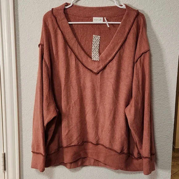 NWT Urban Outfitters Cinnamon Roll Terracotta Oversized V-Neck Thermal Sweater - Picture 2 of 5